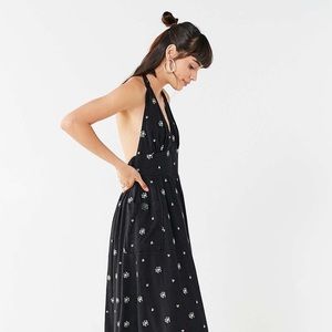 UO🌼BETSEY🌼Embroidered Linen Halter Dress POCKETS